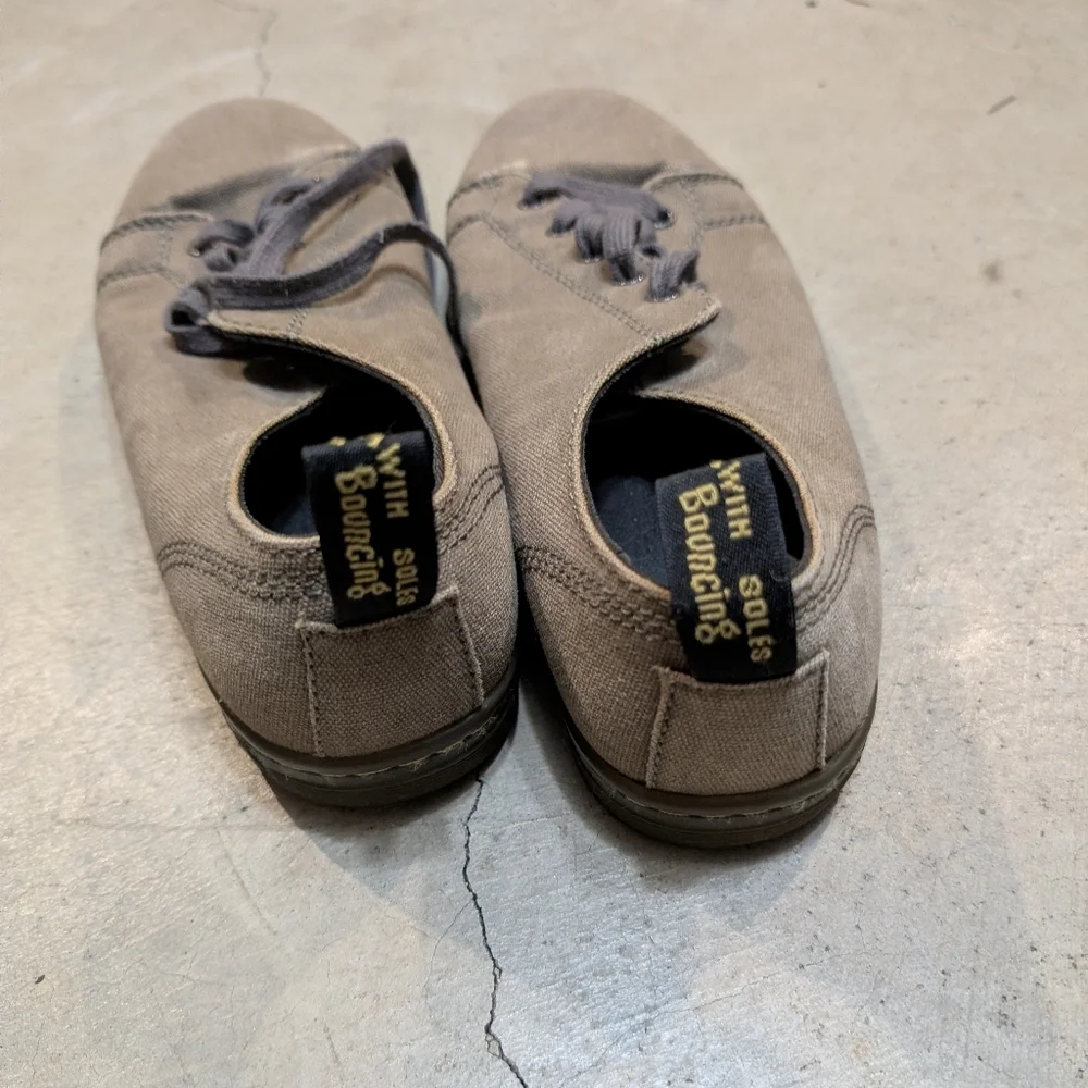 Dr. Martens Walker Men’s 8 Brown Canvas Low-Top Lace-Up Sneakers